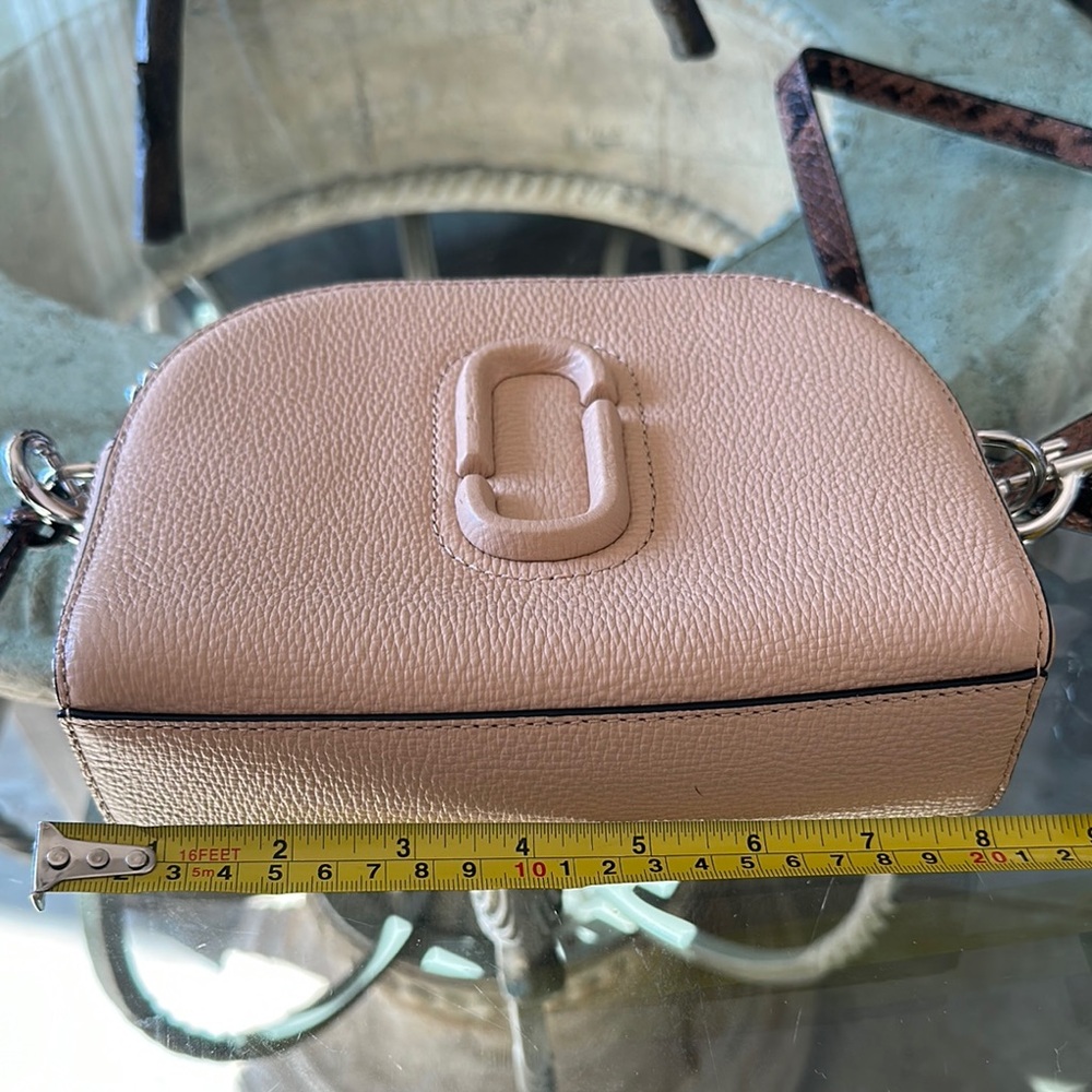 New $325 Marc Jacobs Tan Crossbody Bag with Adjustable Strap - Picture 15 of 16